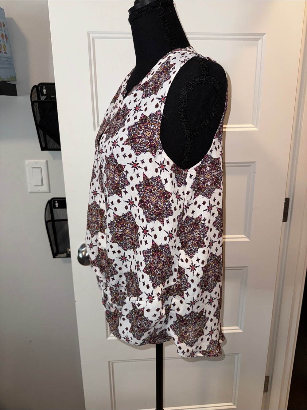 Pink Rose White Sleeveless Medallion Print Camisole XL - Picture 4 of 7